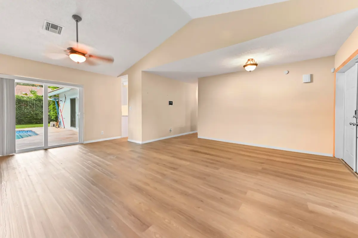 08 living room 06 at 7123 NW 42nd Court, Coral Springs