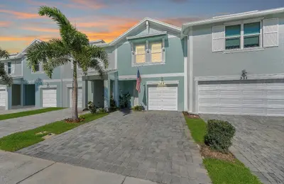329 SE Halifax Lane, Stuart – Townhouse for sale
