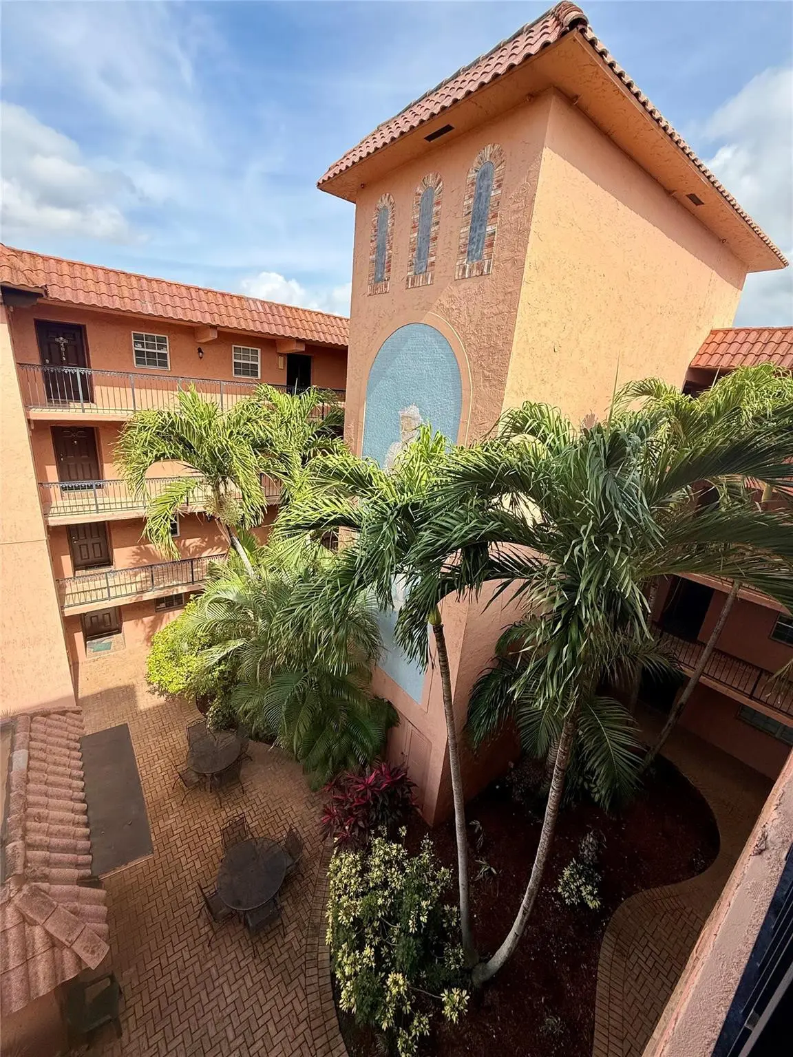 Front of Structure at 610 Tennis Club Drive 408, Fort Lauderdale