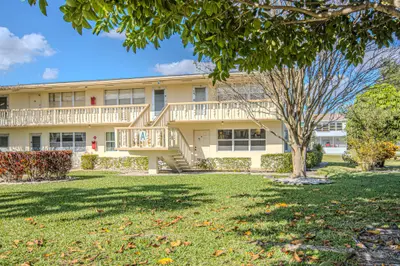 13 Northampton A, West Palm Beach – Condominium for sale