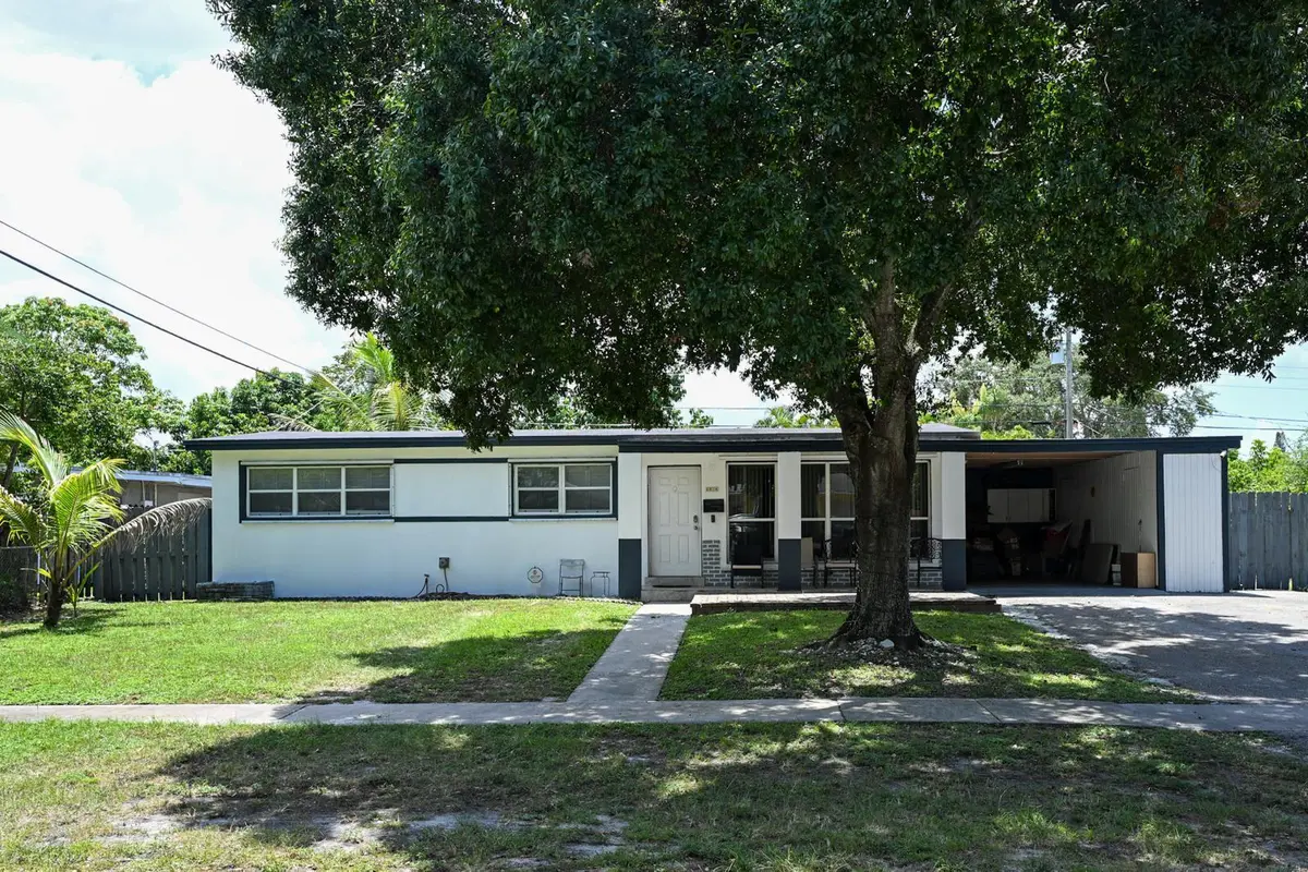 FULL FRONT VIEW at 6814 NW 14TH Street, Plantation