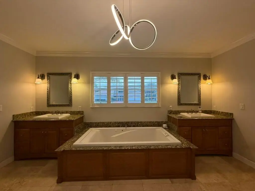 20250205003443902372000000-o at 5777 WIND DRIFT Lane, Boca Raton
