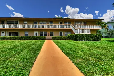 203 Coventry I, West Palm Beach – Condominium for sale