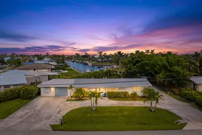 387 SW RIVERWAY Boulevard, Palm City – Single Family Residence for sale
