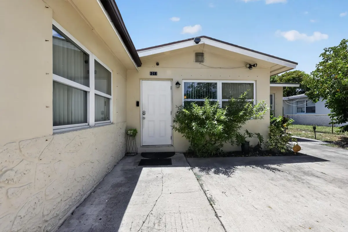 01_1213_14th_Ave_S-Exterior-0094 at 1213 14TH Avenue, Lake Worth Beach