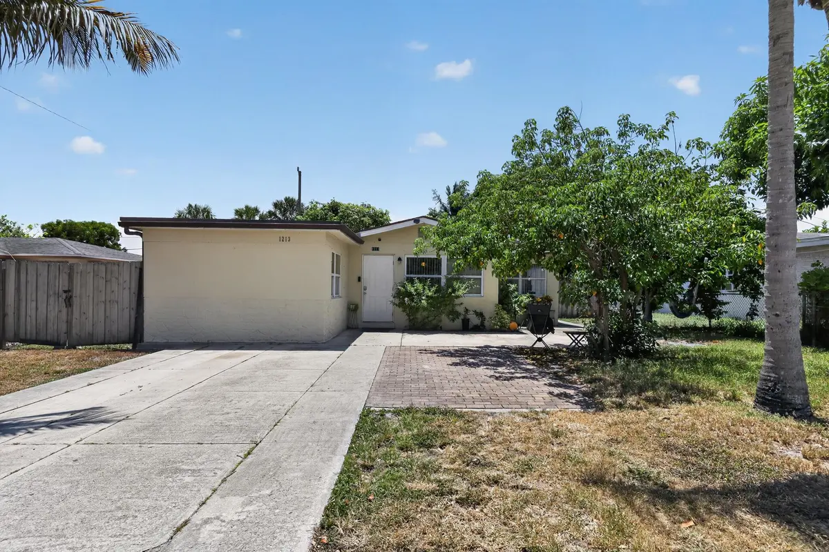 07_1213_14th_Ave_S-Exterior-0112 at 1213 14TH Avenue, Lake Worth Beach