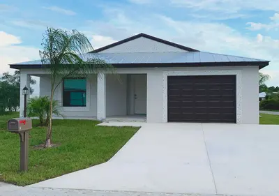 10 San Juan Lane, Port St. Lucie – Single Family Residence for sale