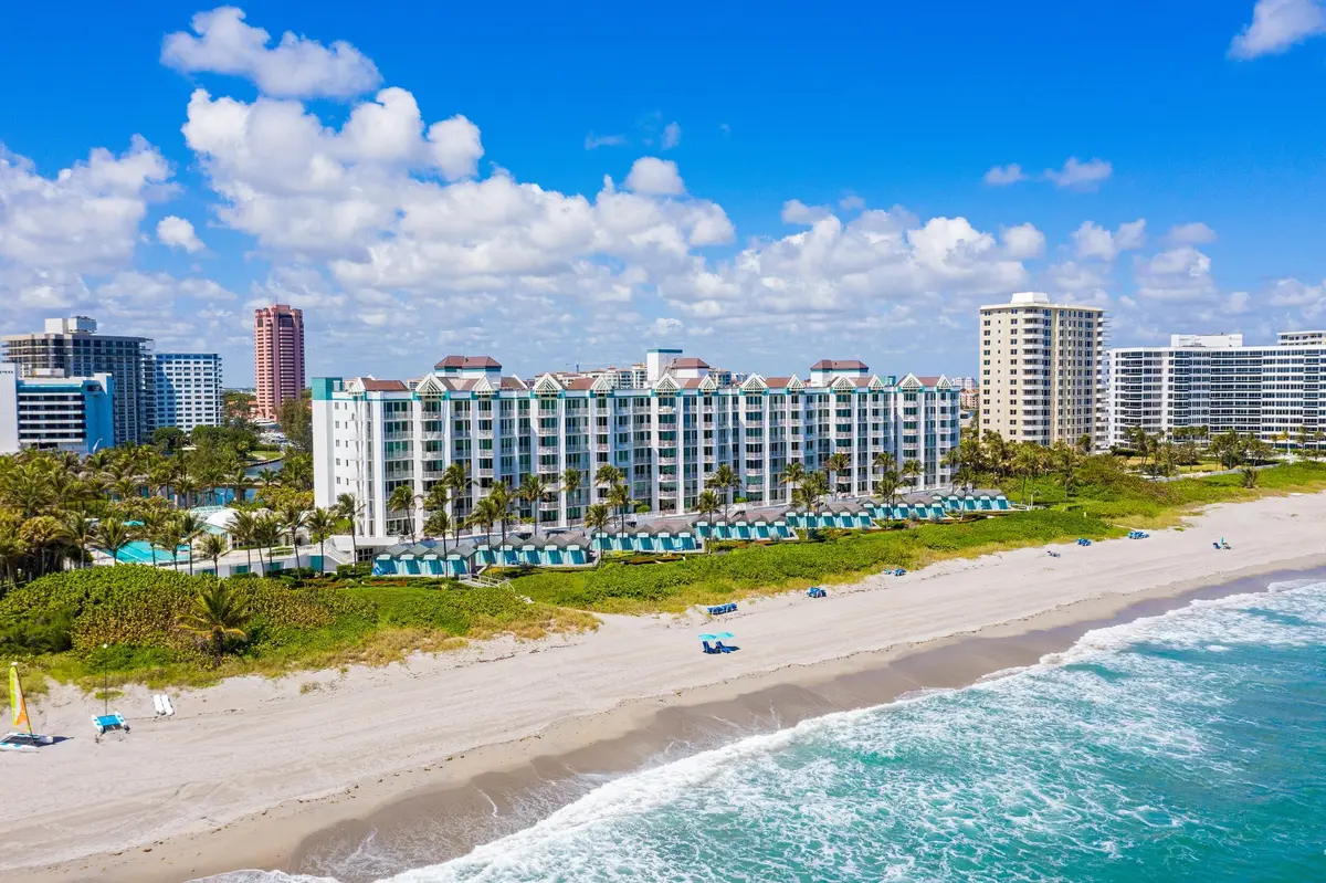 Presidential Place at 800 S Ocean Boulevard PH4, Boca Raton