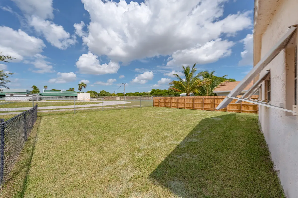 SIDE VIEW at 3411 NE 5 Avenue 1-2, Pompano Beach