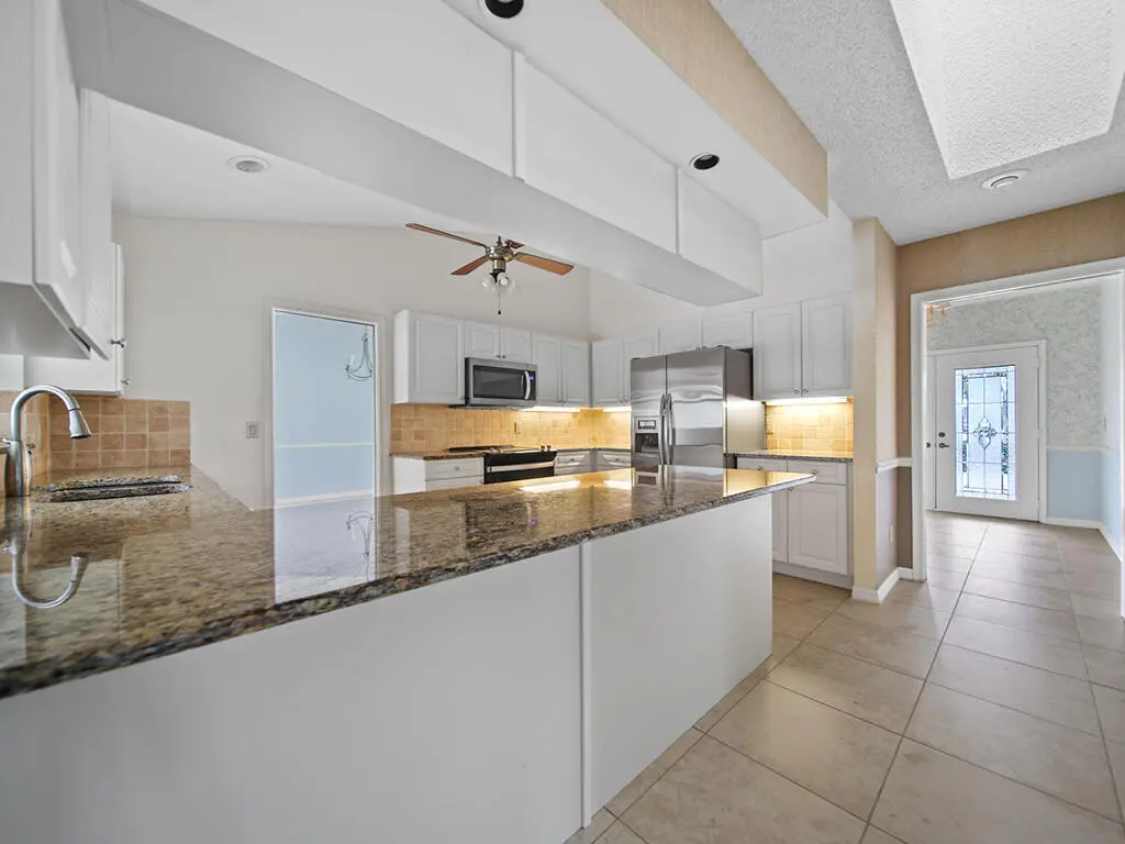 kitchen3 at 9 W HIGH POINT Road, Sewalls Point
