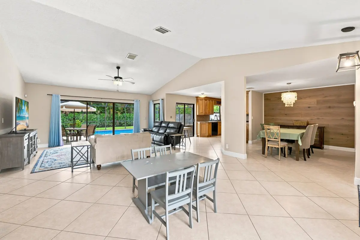 6__jjl8044 at 10666 NW 2ND Place, Coral Springs
