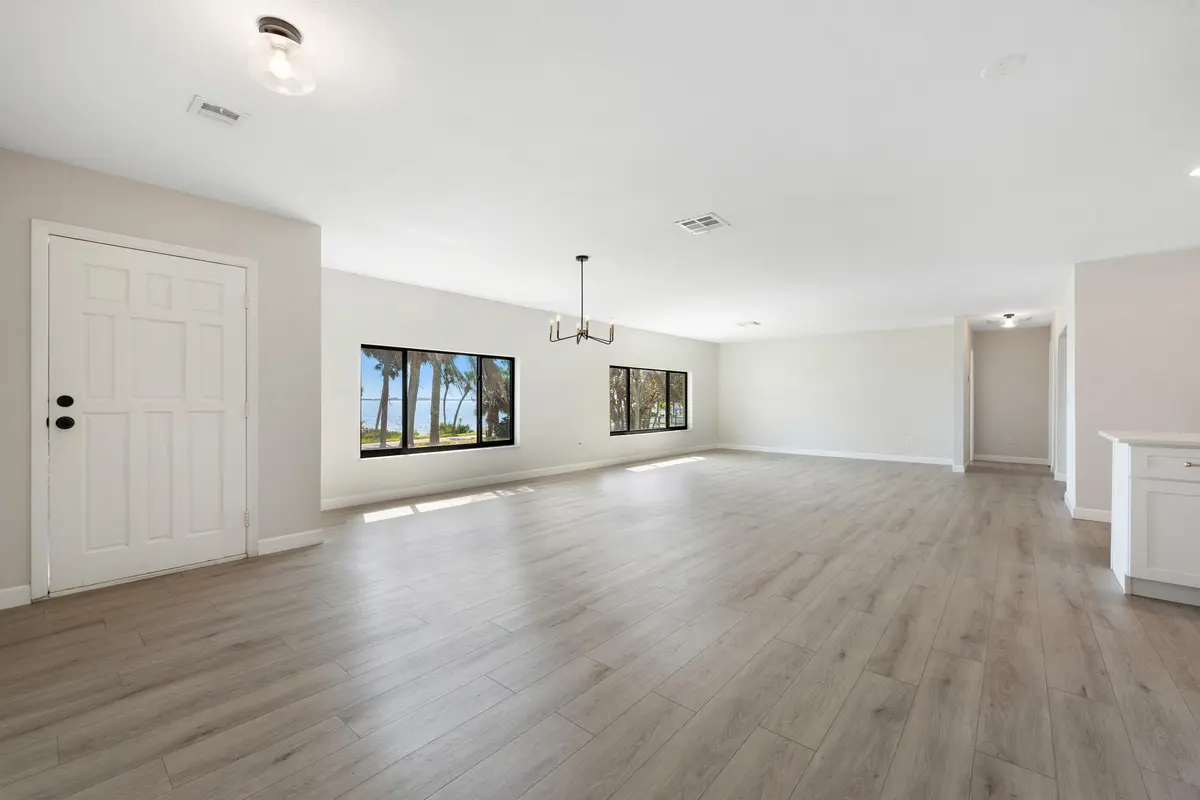 12_16 at 4003 S Indian River Drive, Fort Pierce