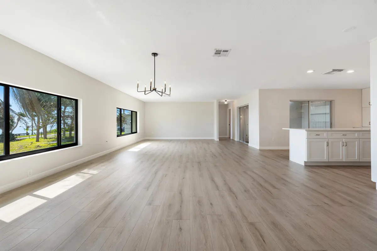 4_08 at 4003 S Indian River Drive, Fort Pierce