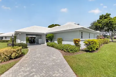 8 SLASH PINE Drive, Boynton Beach – Villa for sale