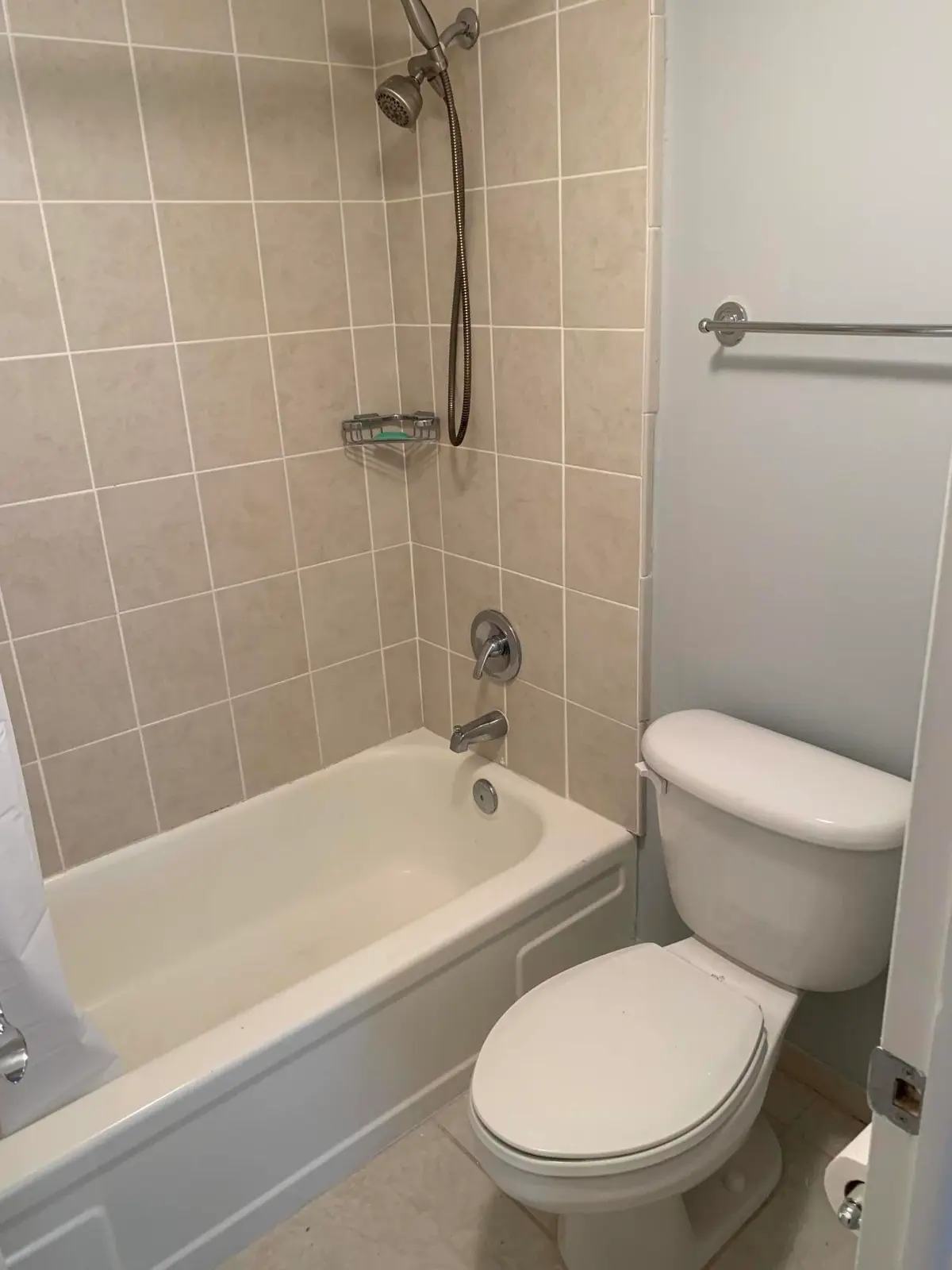 20210312025755759082000000-o at 3001 W ROLLING HILLS Circle 709, Davie