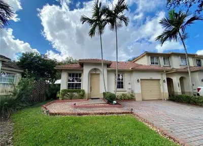 1828 NW 79TH Way, Pembroke Pines – Villa for rent