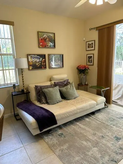 Family room at 1828 NW 79TH Way, Pembroke Pines