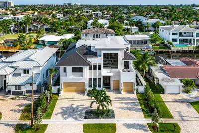 748 NE 72nd Street, Boca Raton – Single Family Residence for sale