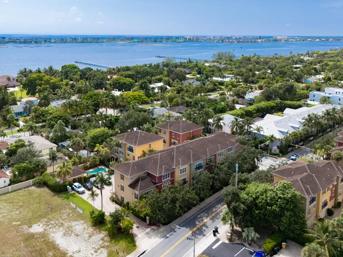 © Clark- 530 S Federal Hwy 2-042 at 530 S FEDERAL Highway 2, Lake Worth Beach