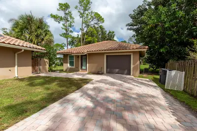 352 WINDOW ROCK Drive, Wellington – Villa for rent