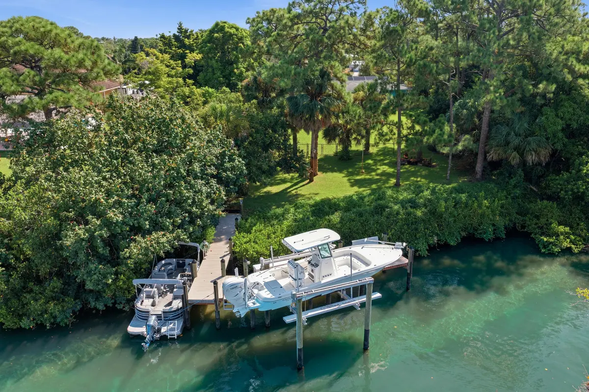 DJI_20260822103846_0097_D at 4916 SE MANATEE COVE Road, Stuart