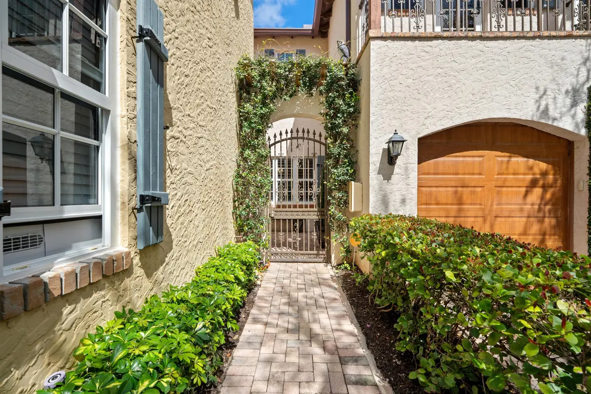 WALKWAY_TO_ENTRANCE_DT at 1027 Coralina Lane, Delray Beach