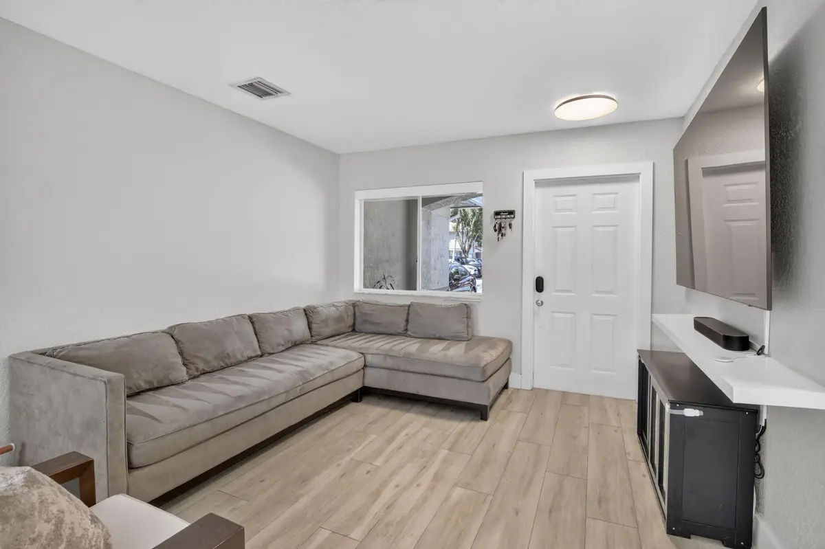 7-web-or-mls-_A7A8119 at 4950 PALM GARDEN Lane, Davie