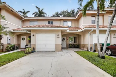4950 PALM GARDEN Lane, Davie – Townhouse for sale