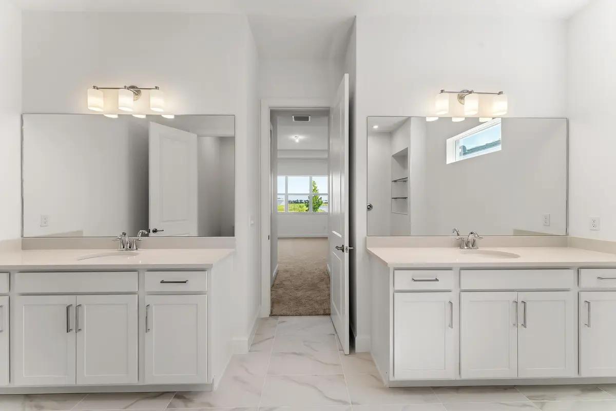 US_SEF_NOBLE_LOT 280_OWNERS BATH 2 at 14555 SW Sarilla Boulevard, Port St. Lucie