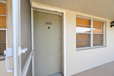 27 LAKE VISTA Trail 203, Port St. Lucie – Condominium for sale