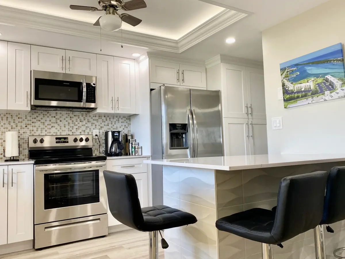 E795E976-0AF2-4871-9846-9BEA696CBD74_1_2 at 300 INTRACOASTAL Place 507, Jupiter