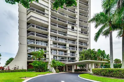 2000 PRESIDENTIAL Way 603, West Palm Beach – Condominium for sale