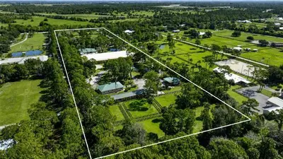 2602 SW 64th Court, Palm City – Single Family Residence for sale