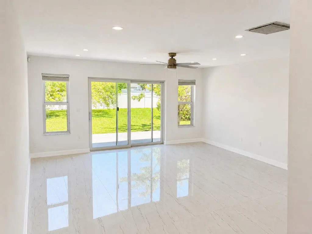 42508_03_image-193991_08.15.2026 at 300 NW 17TH Avenue, Pompano Beach