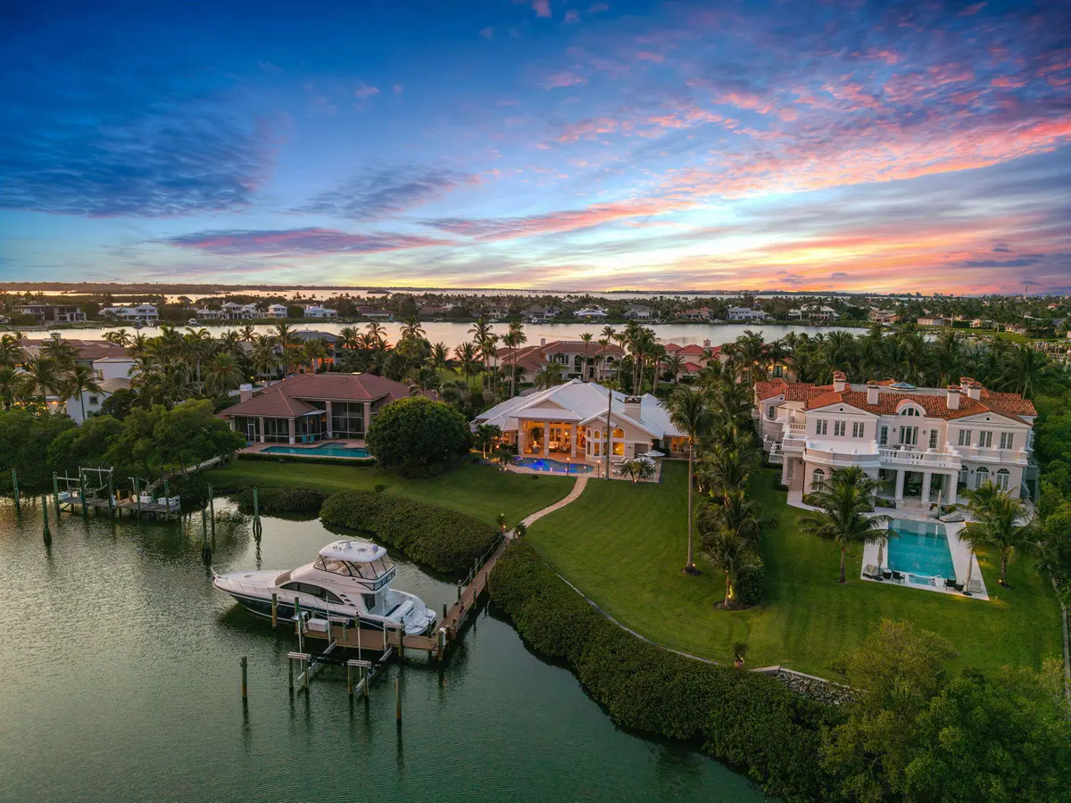 Backyard Sunset at 6854 SE Isle Way, Stuart