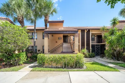 11223 Aspen Glen Drive, Boynton Beach – Condominium for sale