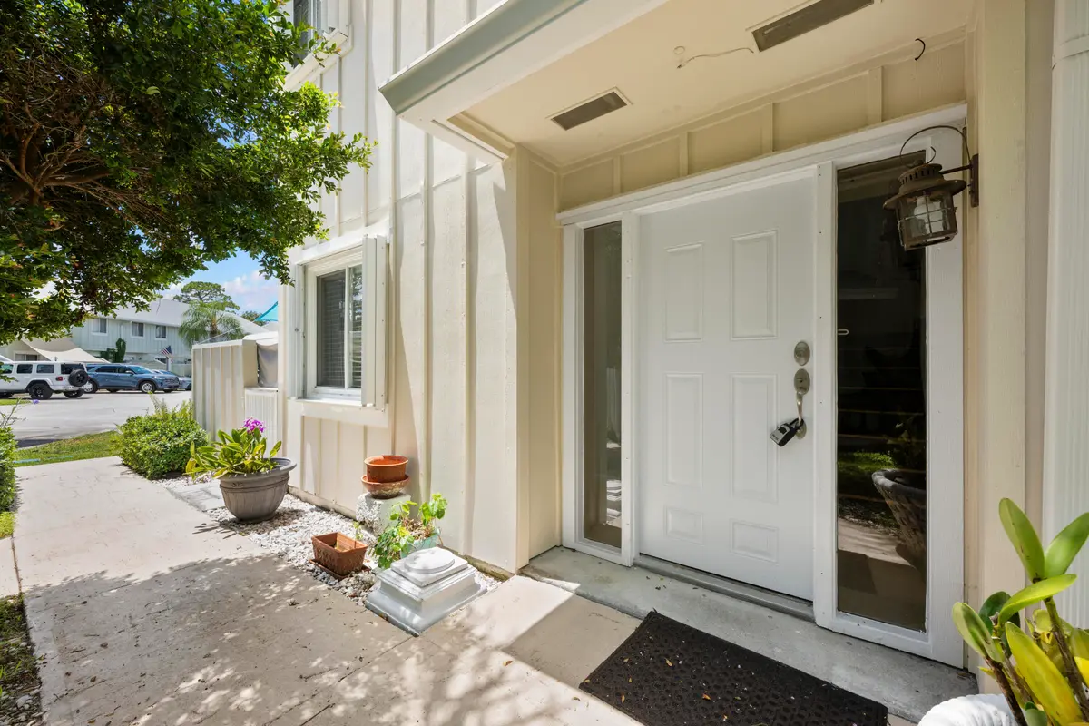 02_beyc6a88727c24130 at 6151 Riverwalk Lane Unit 8, Jupiter