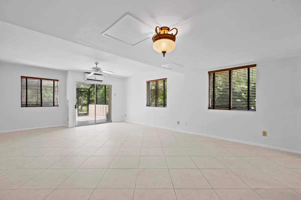 07_beyc6a8872d3cb2d9 at 6151 Riverwalk Lane Unit 8, Jupiter