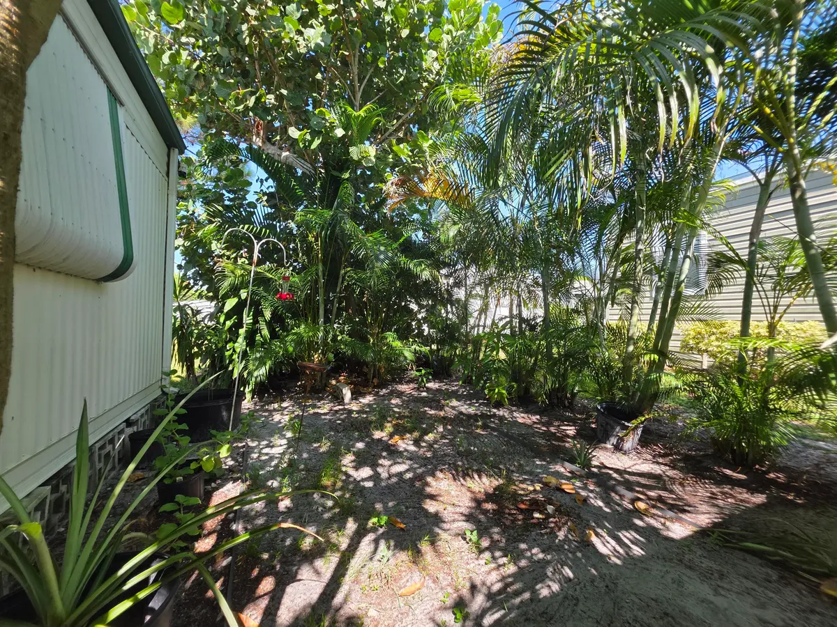 6125 N Guava Lane, Atlantis, FL – photo 4