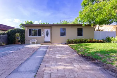 429 SUMMA Street, West Palm Beach – Single Family Residence for sale