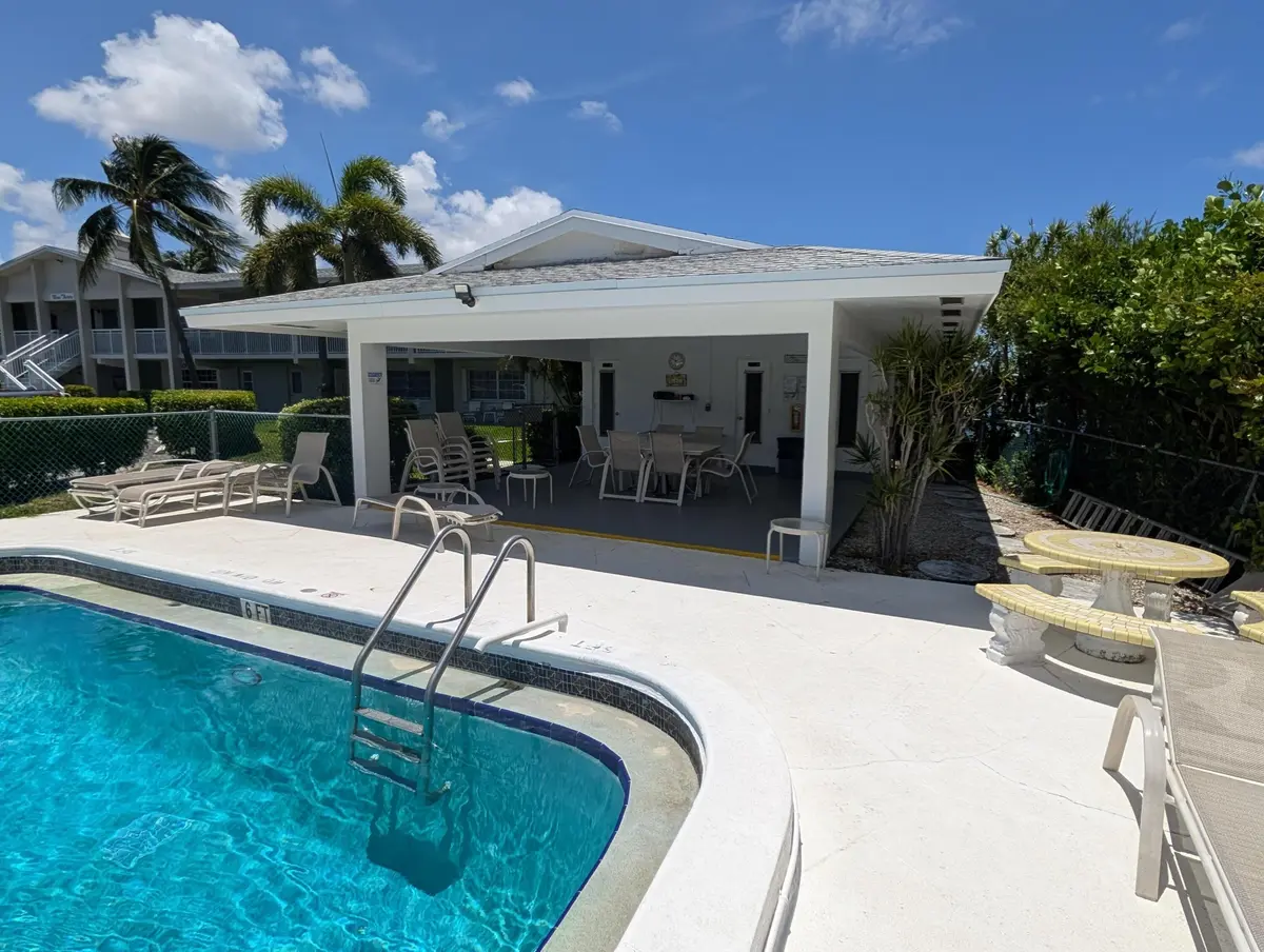 03_beyc6a8cc4613aa53 at 930 SE 9th Avenue 11, Pompano Beach