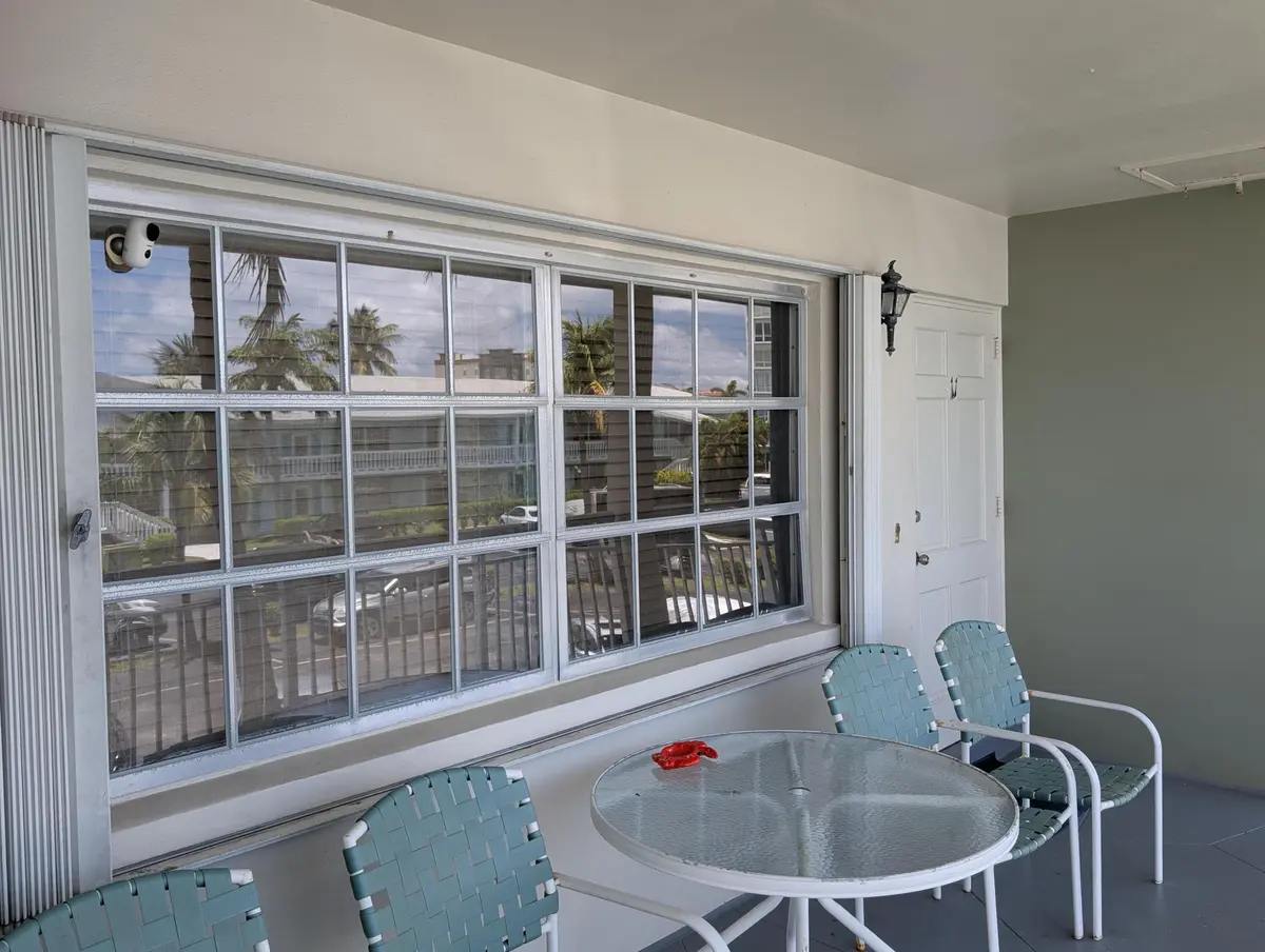 04_beyc6a8cc468c93e2 at 930 SE 9th Avenue 11, Pompano Beach