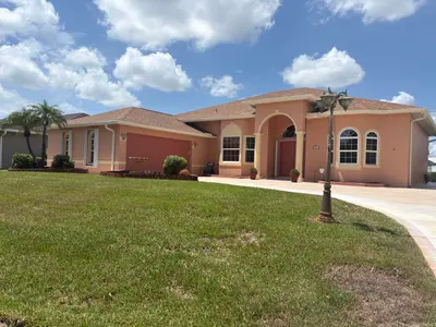 3306 SE Ford Lane, Port St. Lucie – Single Family Residence for sale