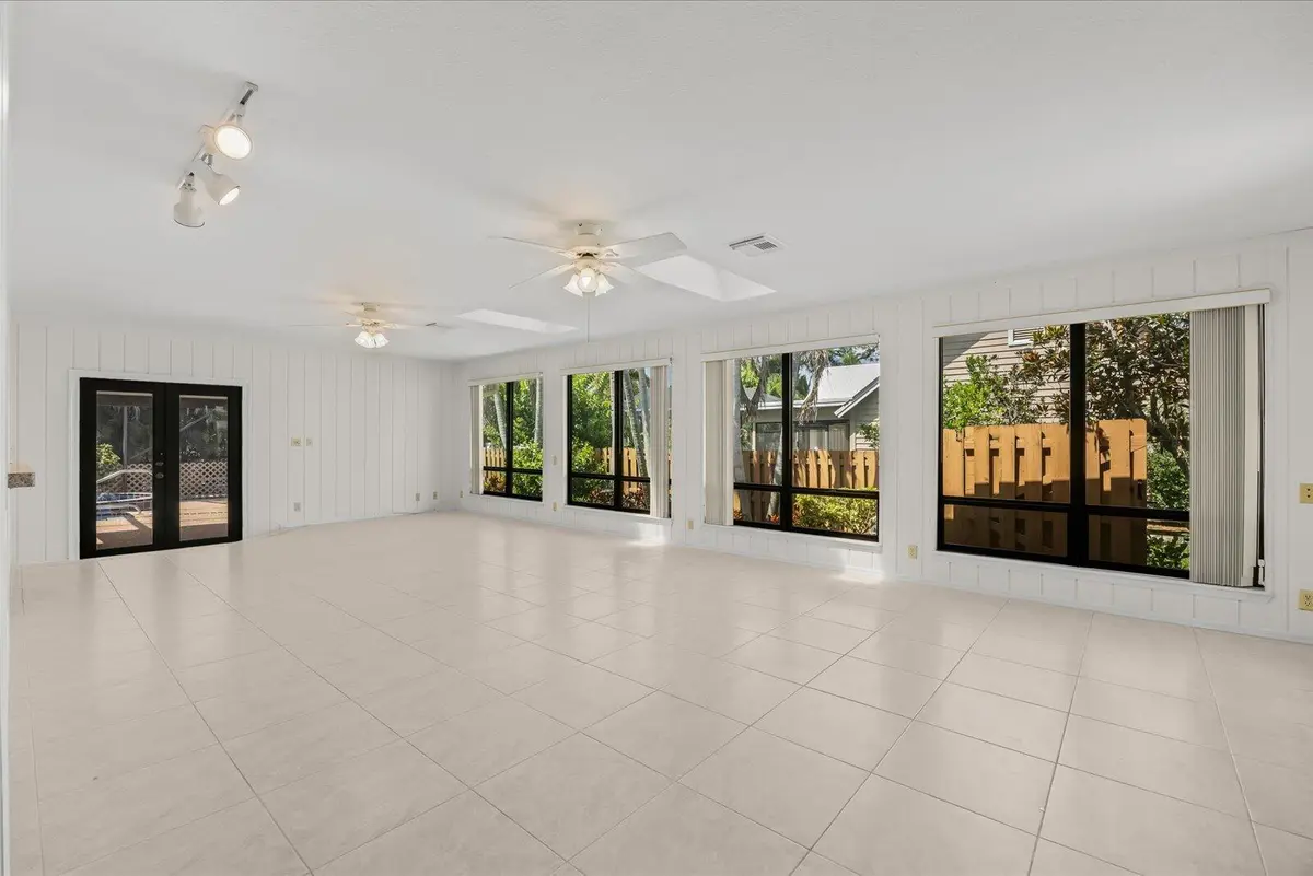 15-22nd in-43 at 1904 NW 22nd Street, Stuart