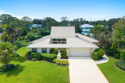 1904 NW 22nd Street, Stuart – Single Family Residence for sale