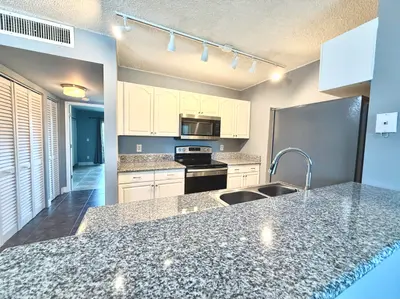 1625 Meadows Circle, Boynton Beach – Condominium for rent