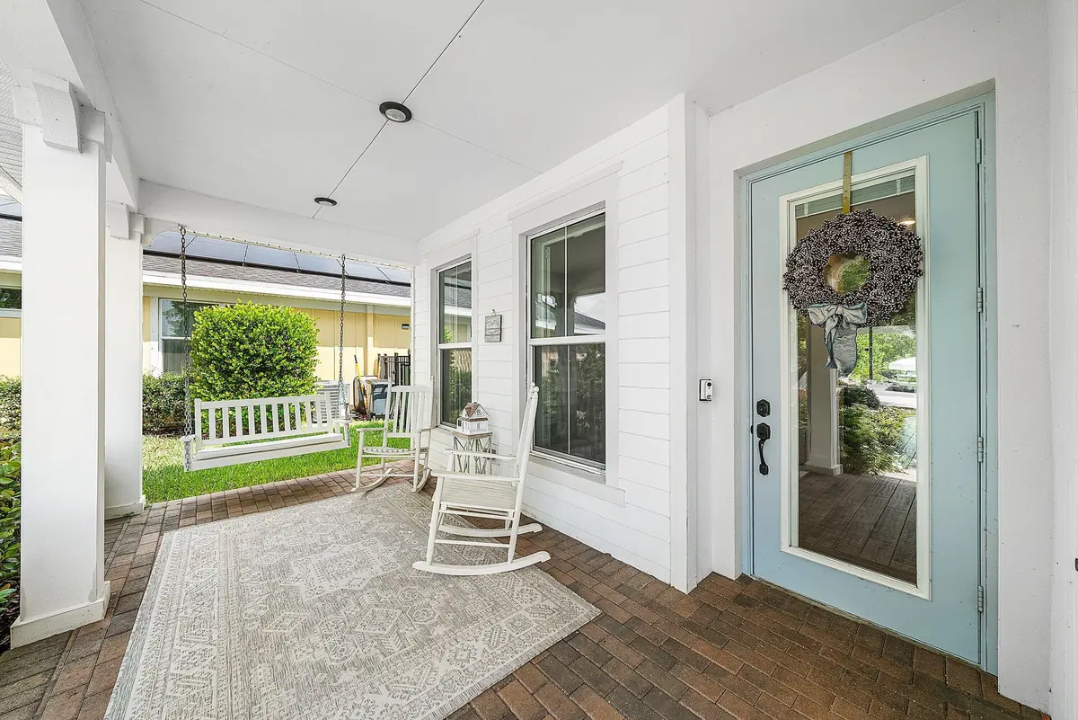 Front Porch at 924 DEER HAVEN Drive, The Acreage