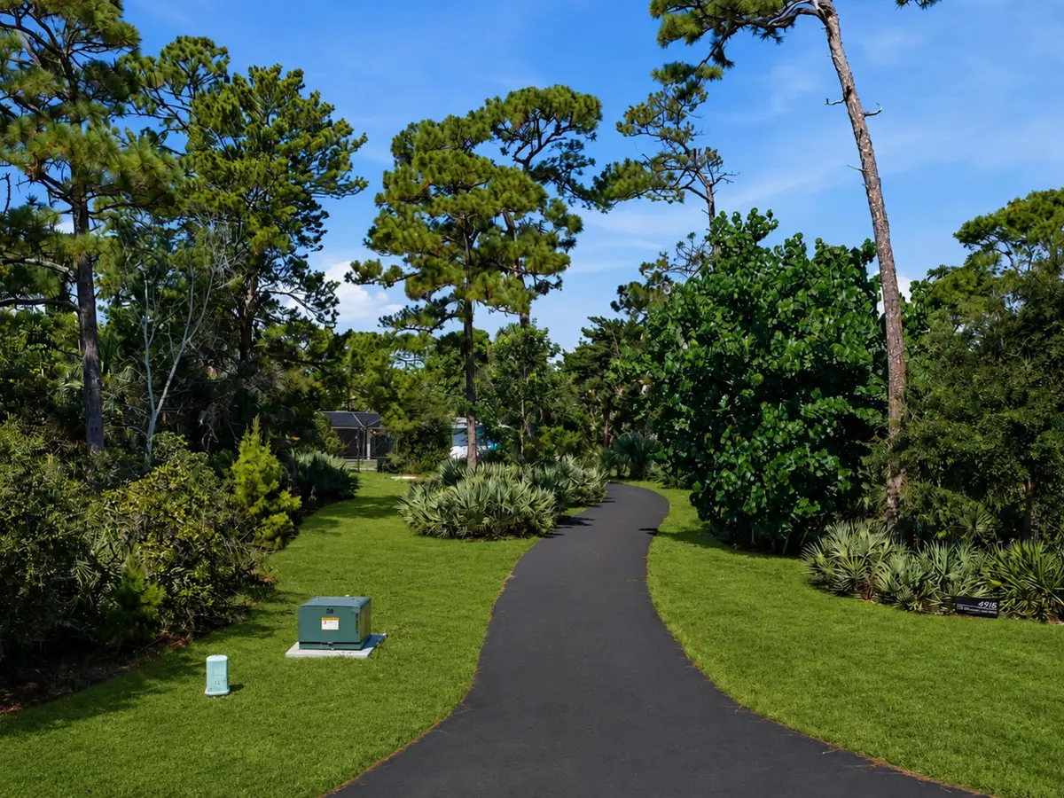 4916 SE MANATEE COVE Road, Stuart, FL – photo 6