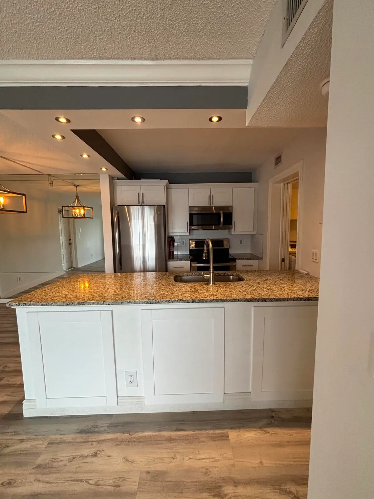 Open kitchen at 13771 ONEIDA Drive G2, Delray Beach