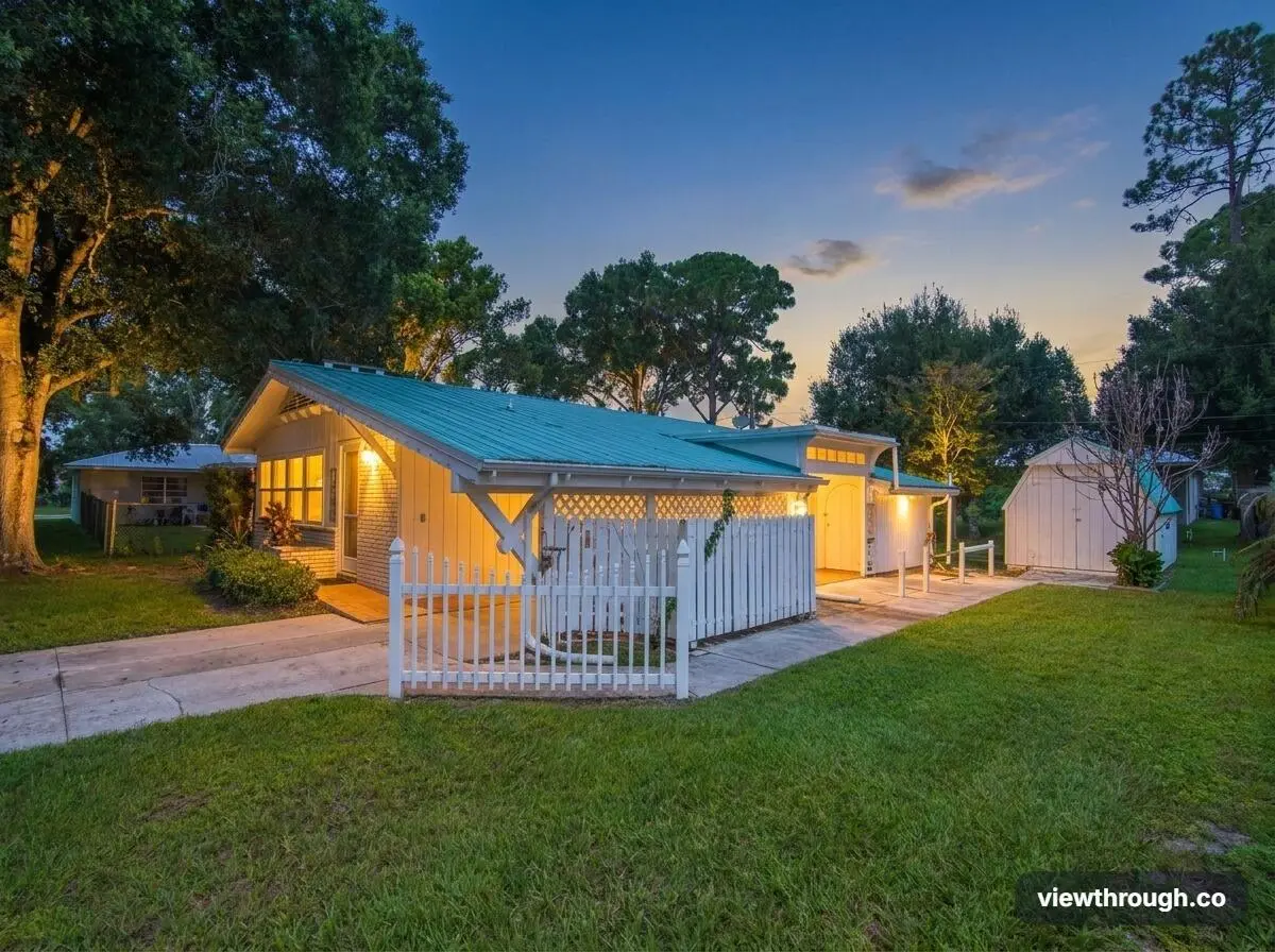 Main at 7204 PASO ROBLES Boulevard, Fort Pierce